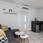 Siblings Apartment Mokosica